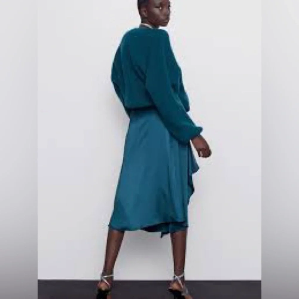 NWT Zara Duck Green Satin Effect Asymmetrical Skirt - Picture 3 of 13